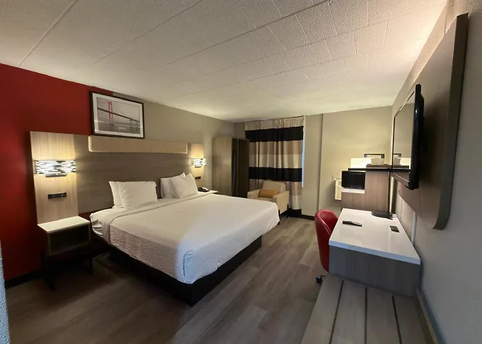 Ramada By Wyndham Newburgh/West Point